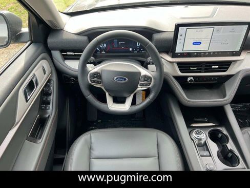 New 2025 Ford Explorer Active w/ Active Comfort Package image 15