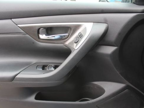 Used 2015 Nissan Altima 2.5 SL w/ Moonroof Package FWD image 29