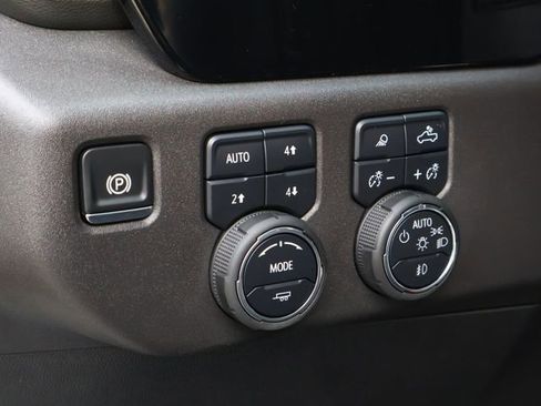 Used 2025 Chevrolet Silverado 1500 LT Trail Boss w/ LT Trail Boss Premium Package image 24