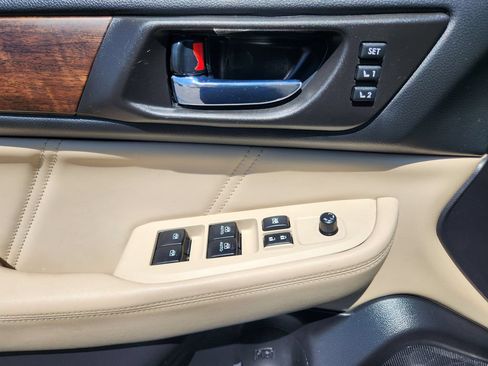 Used 2018 Subaru Outback 3.6R Limited AWD/4WD image 30