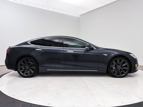 Used 2016 Tesla Model S 90D image 32