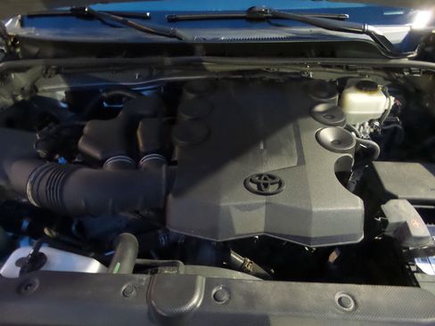 Used 2012 Toyota 4Runner SR5 w/ Convenience Pkg image 36