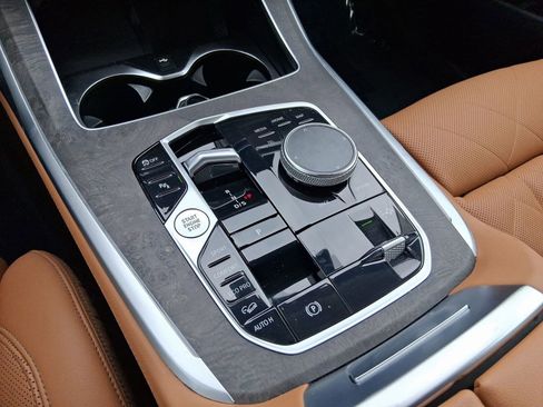 Certified 2023 BMW X7 xDrive40i image 17