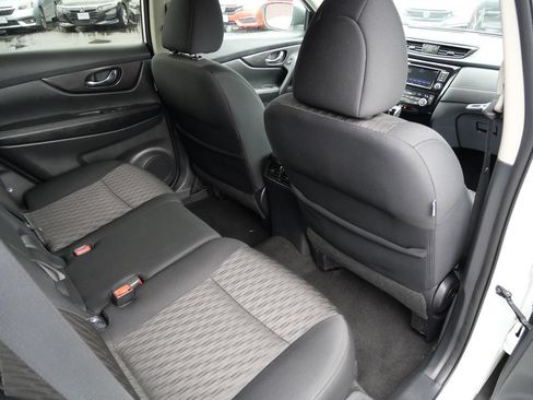 Used 2018 Nissan Rogue SV AWD/4WD image 29