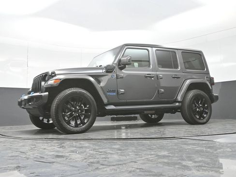 Used 2021 Jeep Wrangler Unlimited Sahara AWD/4WD image 24