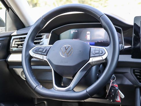 Certified 2025 Volkswagen Jetta S FWD image 17