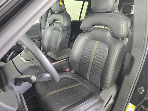 Used 2025 Rivian R1S Adventure AWD/4WD image 20