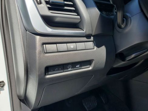 New 2026 Nissan Rogue SV AWD/4WD image 19