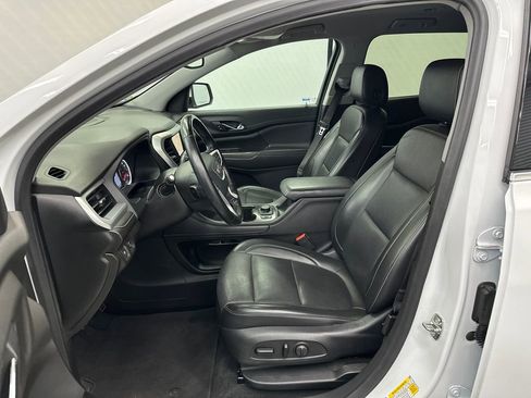 Used 2023 GMC Acadia SLT FWD image 7