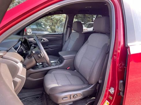 Used 2023 Chevrolet Traverse LT FWD image 19