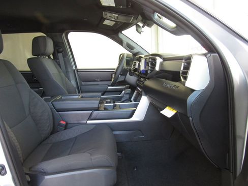 Used 2026 Toyota Tundra SR5 AWD/4WD image 22
