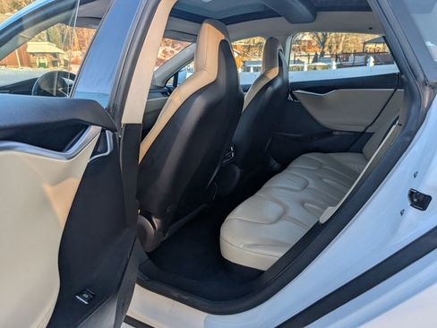 Used 2013 Tesla Model S image 32