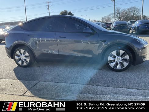 Used 2023 Tesla Model Y Long Range image 29