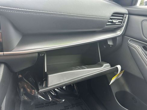 Used 2026 Nissan Rogue SV image 32