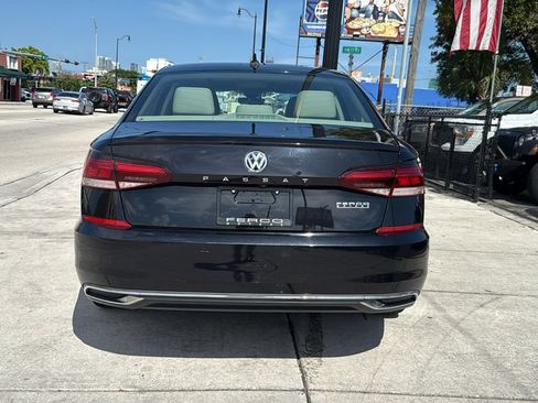 Used 2020 Volkswagen Passat 2.0T SE w/ Sunroof Package FWD image 13