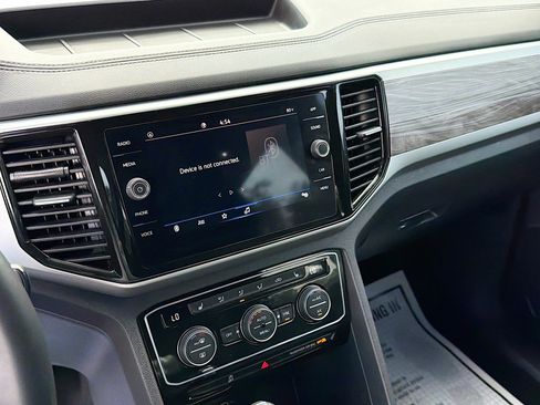 Used 2023 Volkswagen Atlas Cross Sport SE w/ Panoramic Sunroof Package FWD image 27
