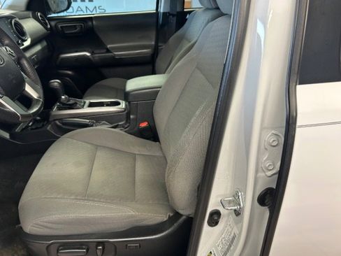 Used 2021 Toyota Tacoma SR5 image 7