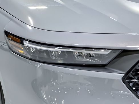 Used 2025 Honda Accord Sport image 11