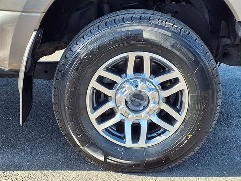 Used 2019 Ford F250 Lariat w/ Lariat Value Package image 9