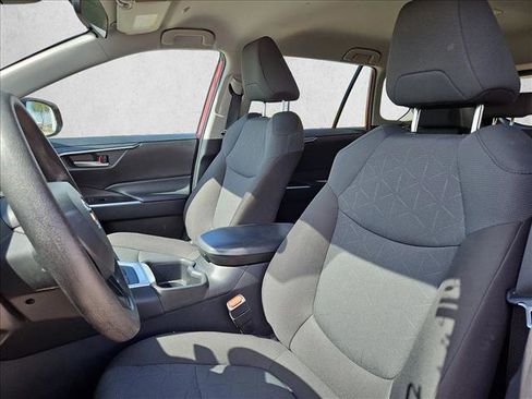 Used 2025 Toyota RAV4 XLE image 16