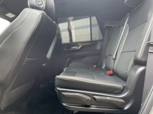 Used 2025 GMC Yukon Elevation image 18