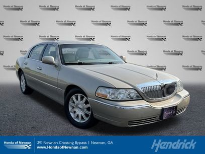 Used 2011 Lincoln Town Car Signature Limited