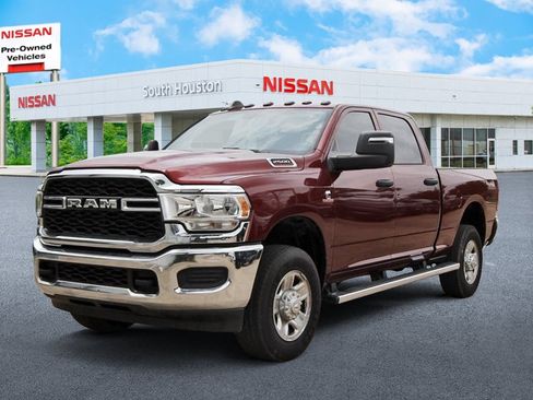 Used 2024 RAM 2500 Tradesman w/ Chrome Appearance Group AWD/4WD image 2