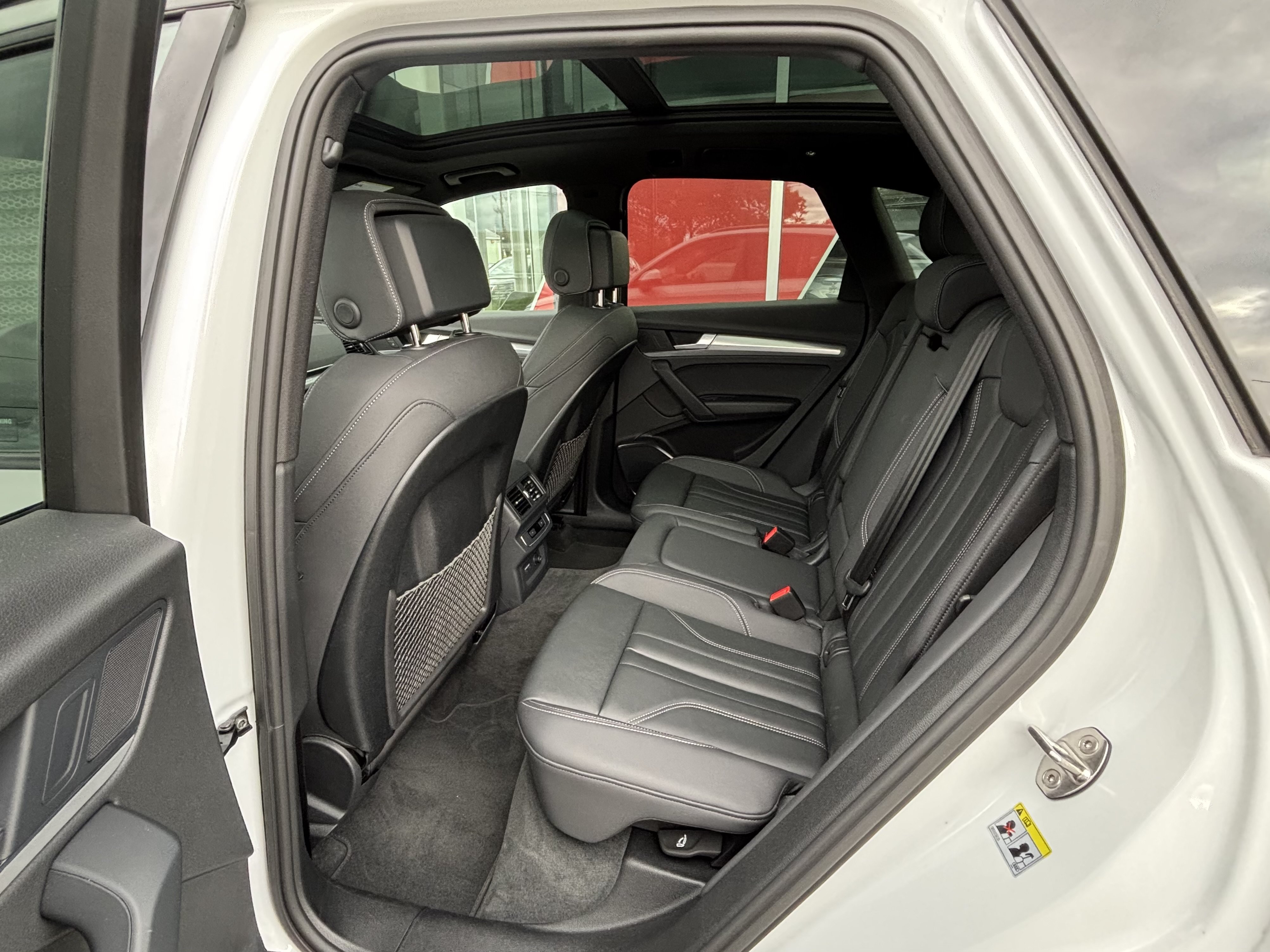 Certified 2025 Audi Q5 2.0T Premium w/ Convenience Plus Package AWD/4WD image 9