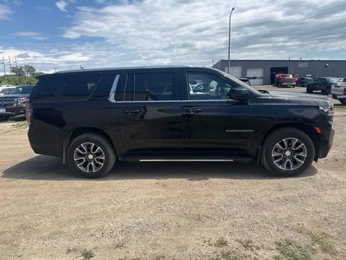 Used 2022 Chevrolet Suburban LT AWD/4WD image 13