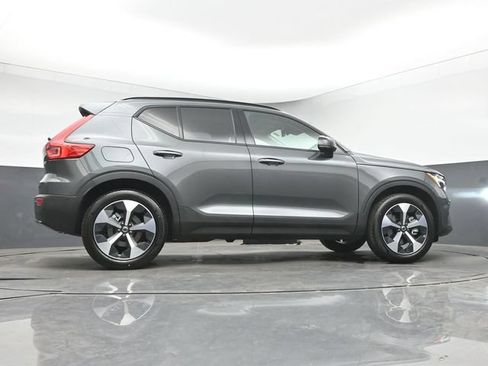 New 2026 Volvo XC40 B5 Plus w/ Climate Package AWD/4WD image 43