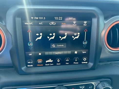 Used 2023 Jeep Gladiator Mojave w/ Cold Weather Group AWD/4WD image 17