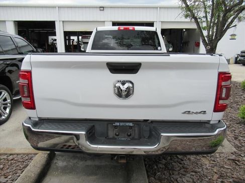 Used 2019 RAM 2500 Tradesman w/ Chrome Appearance Group AWD/4WD image 3