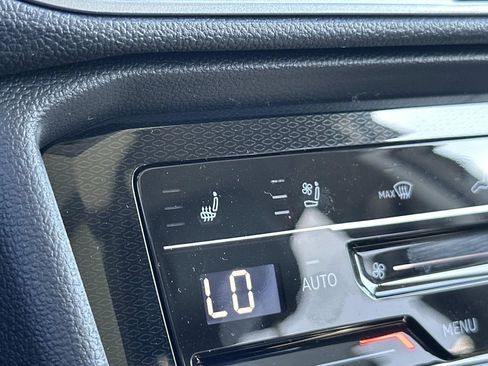 New 2026 Volkswagen Taos SEL image 21