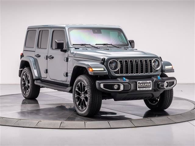 Used 2024 Jeep Wrangler Unlimited Sahara w/ Technology Group AWD/4WD image 7