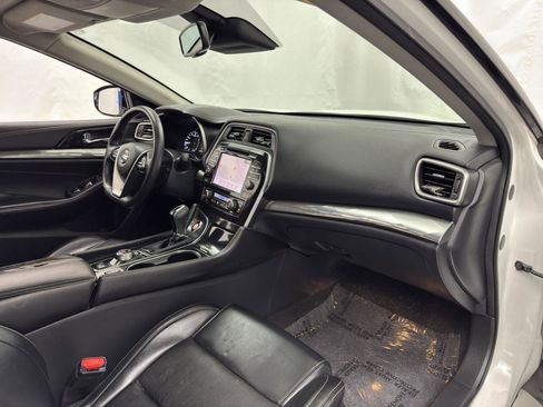 Used 2022 Nissan Maxima SV w/ Floor Mat Group FWD image 39