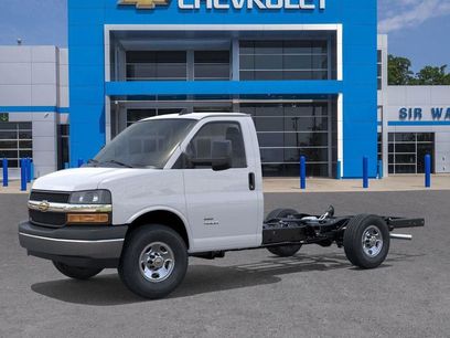 New 2025 Chevrolet Express 3500 Work Van w/ Power Convenience Package