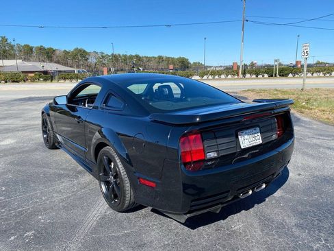 Used 2007 Ford Mustang GT RWD image 3