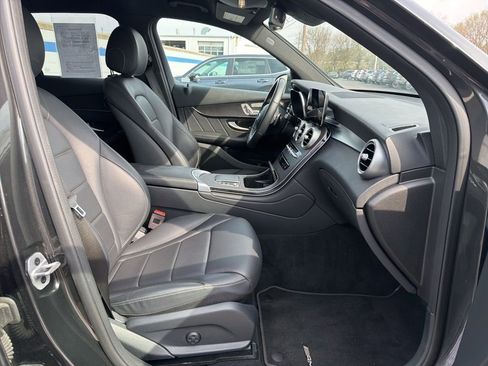 Used 2022 Mercedes-Benz GLC 300 4MATIC image 24