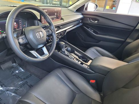 Used 2023 Honda Accord Touring image 12