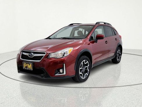 Used 2017 Subaru Crosstrek 2.0i Premium AWD/4WD image 3