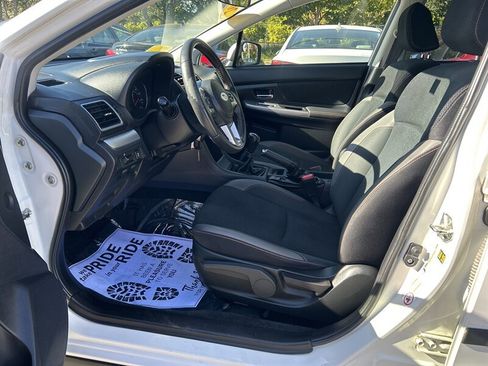 Used 2017 Subaru Crosstrek 2.0i Premium image 9