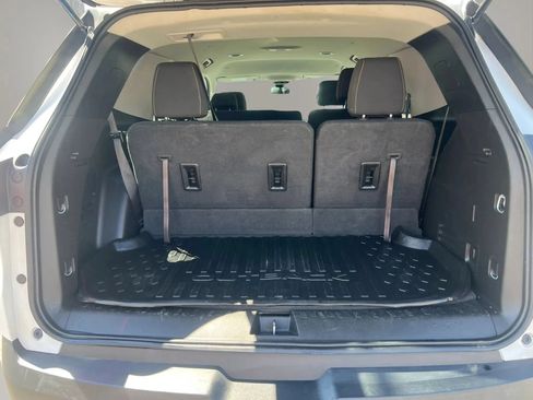 Used 2019 Chevrolet Traverse LS FWD image 9