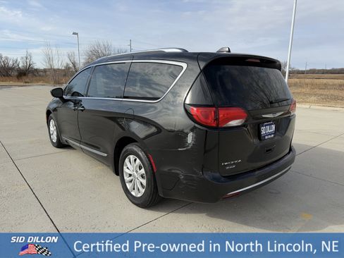 Used 2018 Chrysler Pacifica Touring-L Plus w/ Advanced Safetytec Group image 7
