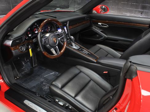 Used 2019 Porsche 911 Carrera w/ Sportdesign Package image 30