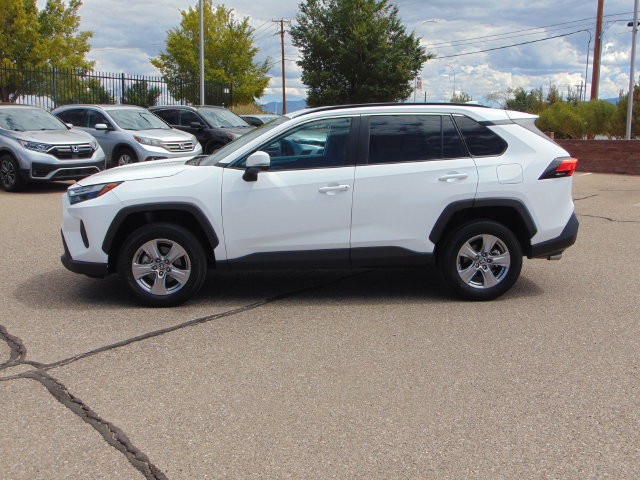 Used 2025 Toyota RAV4 XLE FWD image 7