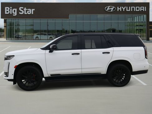 Used 2021 Cadillac Escalade Premium Luxury w/ LPO, Illumination Package image 2