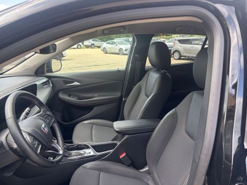 Used 2025 Buick Encore GX Preferred FWD image 25