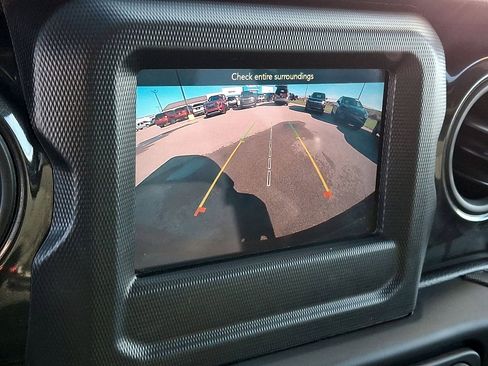 Used 2022 Jeep Wrangler Unlimited Sport AWD/4WD image 15