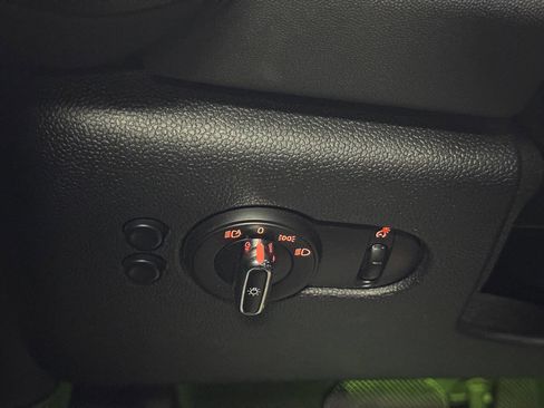 Used 2019 MINI Cooper S w/ Signature Upholstery Package image 31