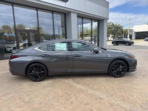 New 2025 Lexus ES 350 F Sport image 2